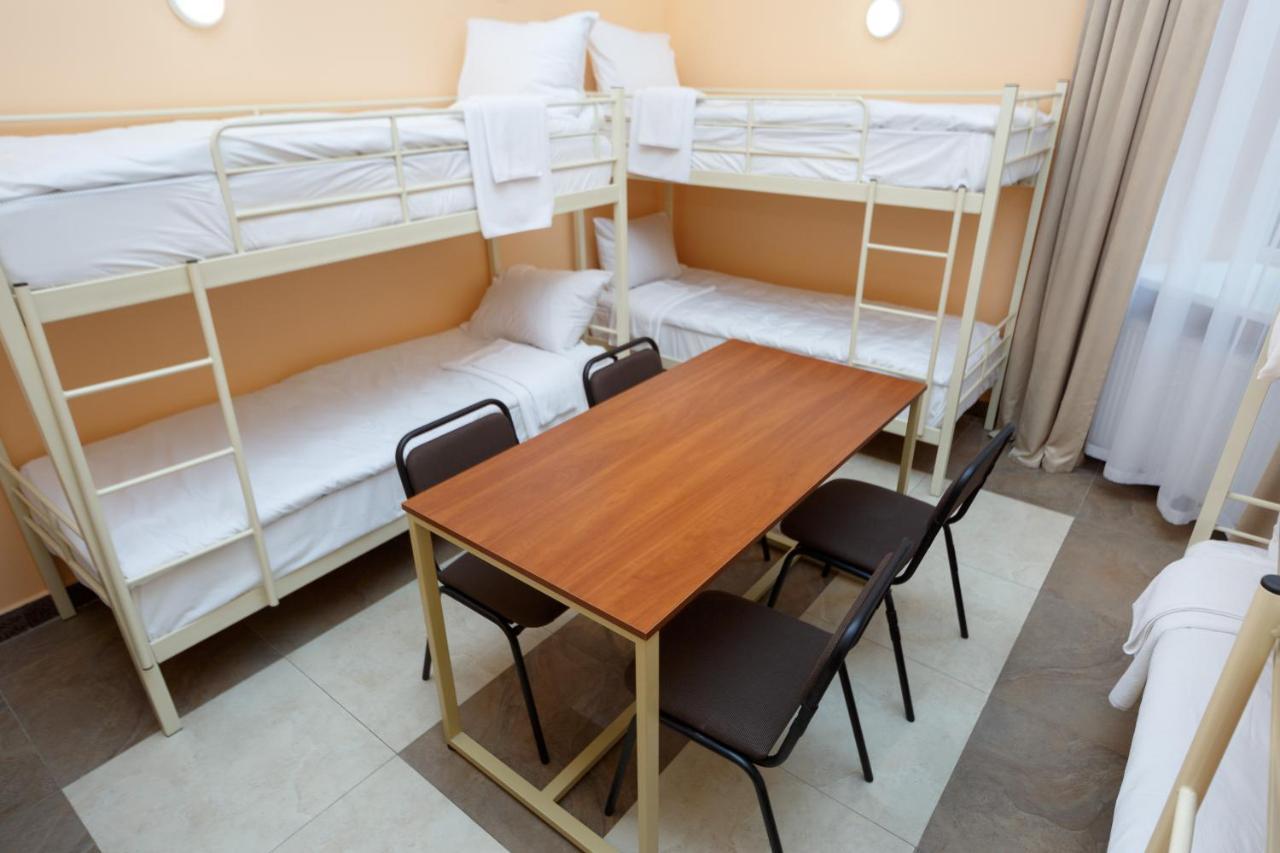 Hostel Suputnyk Lviv Exterior photo